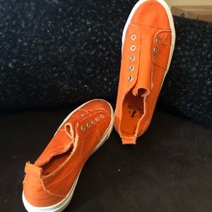 Blowfish canvas sneakers